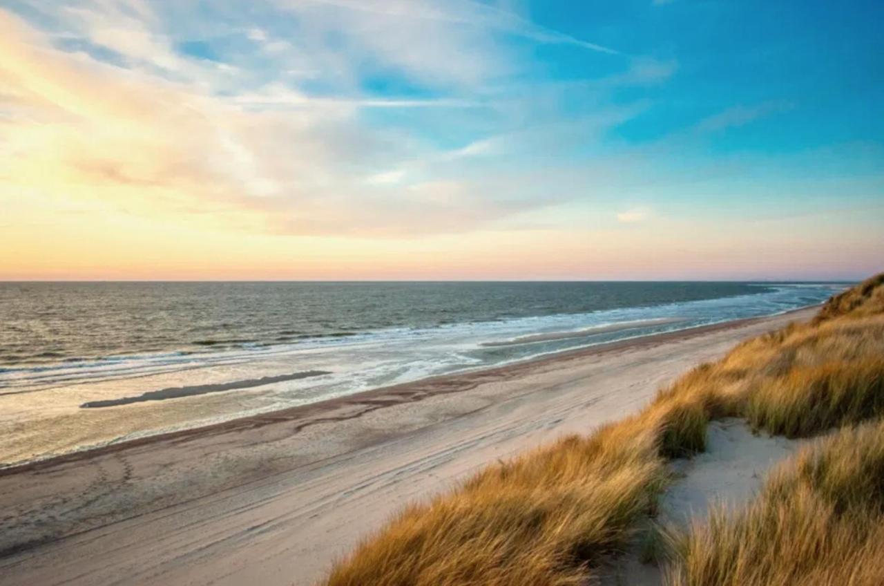 Strandhuis Everts Egmond aan Zee Buitenkant foto